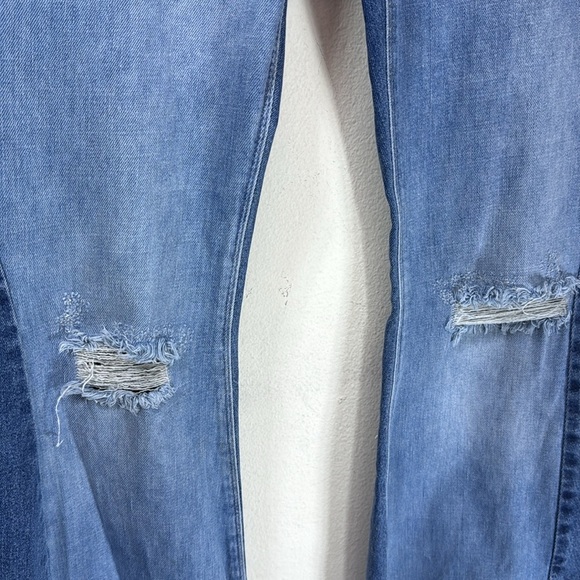 (E1) Free People High-rise flared jeans, women's size 31, with destroyed details - Picture 2 of 12